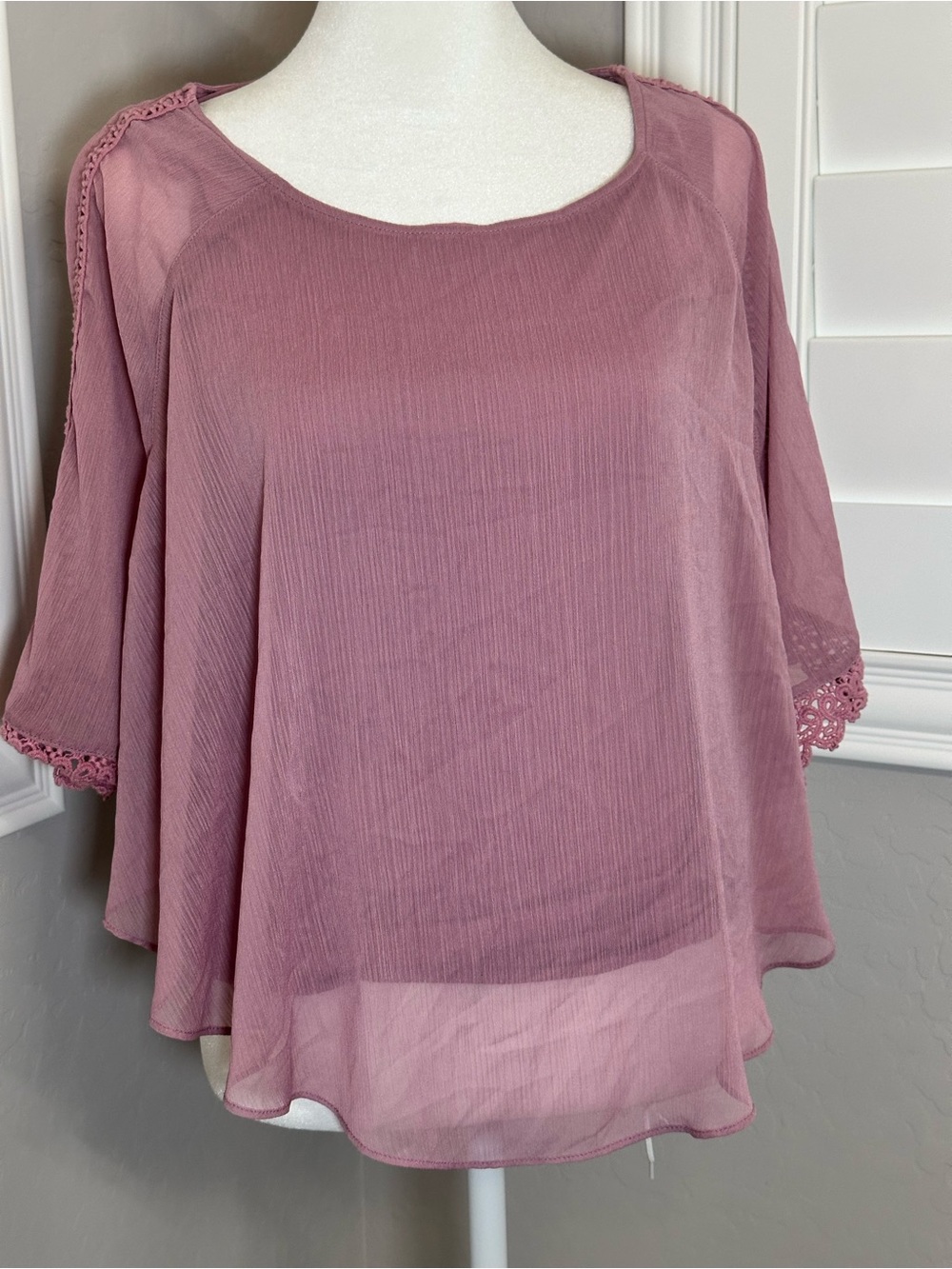 Bundle 4/$25 
Apt. 9 Mauve Crochet-Trim Peasant Blouse